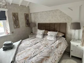Staysolihull, Large Spacious Corner House, - Room