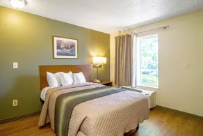 HomeTowne Studios by Red Roof Chicago - Waukegan - Chambre