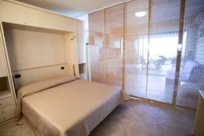 Familienfreundliche charmante Wohnung mit Grill - Zimmer