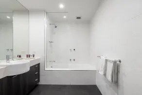 Tyrian Serviced Apartments Fitzroy - Bathroom