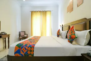 FabHotel K9 Villa - Room
