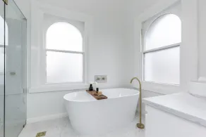 Victoria Hall Apartments - Bathroom