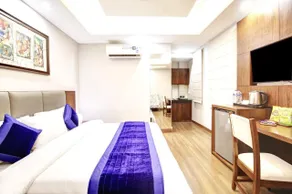 The Majesty Hotel - Room
