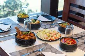The Seasons Dalhousie - Best Valley View & Mountain View AC Hotel in Dalhousie - Restaurant