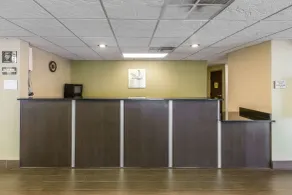 Quality Inn Fitzgerald - Lobby