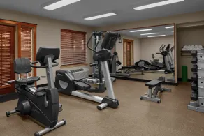 Larkspur Landing Extended Stay Suites Roseville - Salle de remise en forme