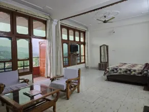 Besillio Grand Hotel and Restaurant - Room