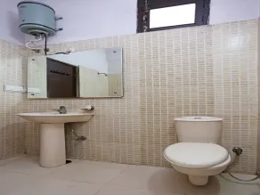 OYO 3697 Hotel Rivieraa - Bathroom