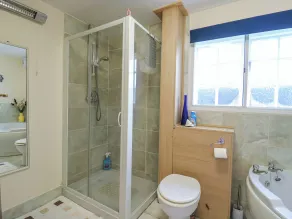 Spacious Group Accommodation with Hot Tub Near Wyboston Lakes - Bad