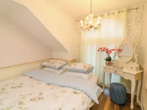 Ivys End Boutique Chic Manor Cottage Elegant & Sophisticated Retreat in Loughborough offering 3bedrooms - Rom