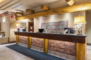 Banff Caribou Lodge and Spa - Rezeption