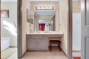 Spacious & Quiet 3BR Family Home with Fast WiFi - Bathroom