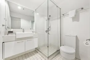 Docklands Private Collection - City Harbour Apartments - Bathroom