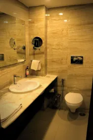 Sapphire Hotel & Convenion Centre - Bagno