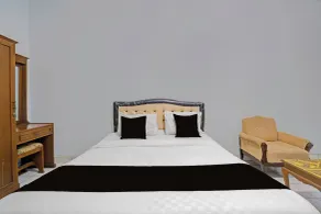 OYO 94802 Hotel Prima - Room