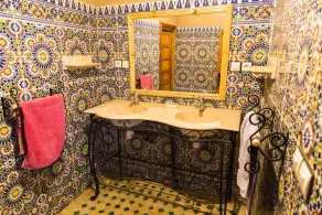 Dar Mari - Bathroom sink
