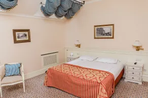Hotel Bristol - Room