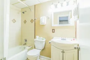 Montrose Valley Lodge - Bathroom