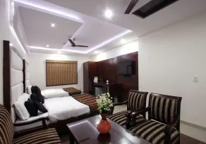 Hotel Legend International -Just a min walk from New Delhi Railway Station - Room