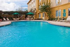 La Quinta by Wyndham USF (Near Busch Gardens) - Piscine