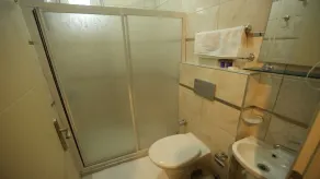 The Grey Hotel - Bathroom