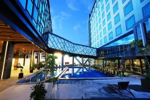 Holiday Inn Bandung Pasteur by IHG - Piscine