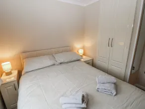 Dono's Lodge - Room