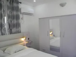 Jaybritt Luxury Apartment - Zimmer