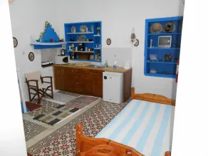 Popi Studios Two storey traditional house - Chambre