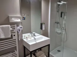Hôtel Kyriad Angoulême Nord - Champniers - Salle de bain