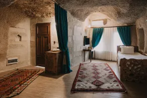 Holiday Cave Hotel - Room