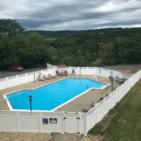 Howard Johnson by Wyndham Lexington - Piscine