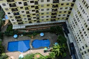 Comfort Living And Strategic Studio At Kebagusan City Apartment - Pool