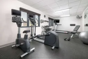 Country Inn & Suites by Radisson, Big Flats (Elmira), NY - Salle de remise en forme