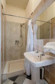 Lanayr Hotel Blackpool Limited - Badrum