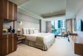Grand Millennium Muscat connected to Muscat Grand Mall - Room