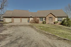 Secluded Flippin Home < 2 Mi to White River! - Interior
