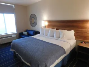 Days Inn & Suites by Wyndham Kearney - Chambre