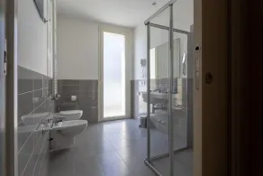 Gimmi Hotel - Bathroom
