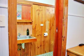 Brisbane Manor - Bathroom