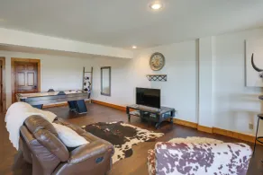 Rustic Missouri Vacation Rental w/ Hill Views! - Interiør