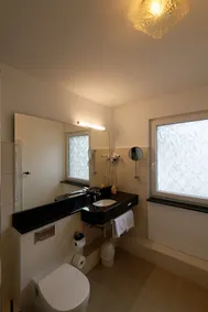 Hotel Wiedenhof - Bathroom