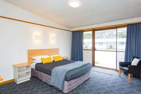 The Redwood Hotel - Room