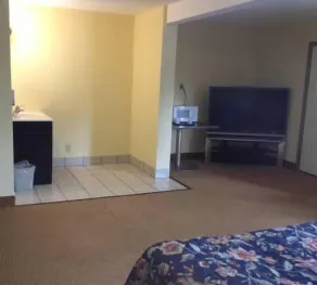 Budget Inn - Strasburg - Room