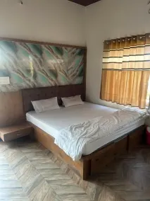 SHREE RADHE PALACE - Rum