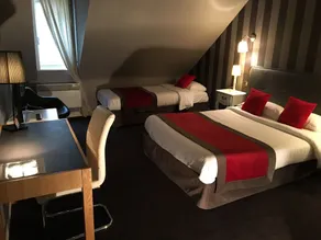 LOGIS Hôtel Du Théâtre - Værelse