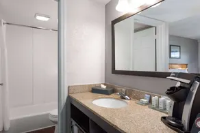 La Quinta Inn by Wyndham Cocoa Beach-Port Canaveral - Salle de bain