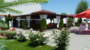 GARDEN Club - Hotel & Restaurant - FREE Outdoor Pool & Parking - Restaurant