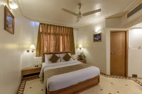 Comfort Inn President Near Ahmedabad Junction Station - Room