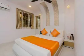 Hotel Satellite - Room